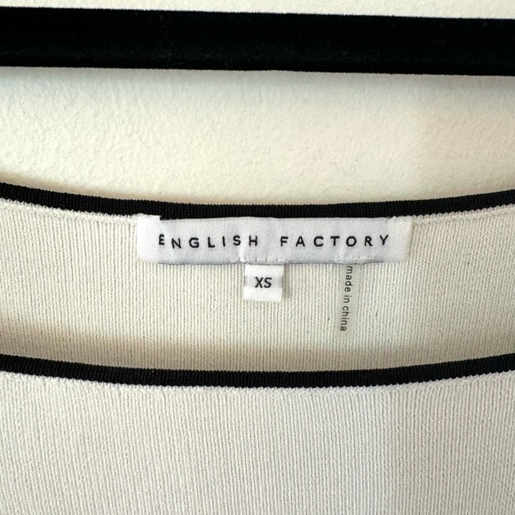 English Factory Scallop Edge Neckline Top - Picture 4 of 5